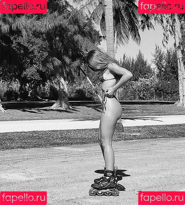 Jesenia Sanchez Onlyfans Photo Gallery 