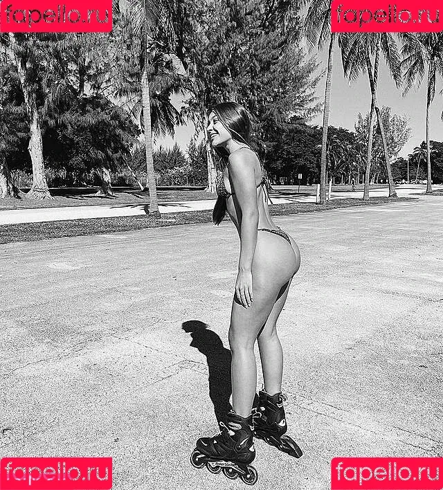 Jesenia Sanchez Onlyfans Photo Gallery 