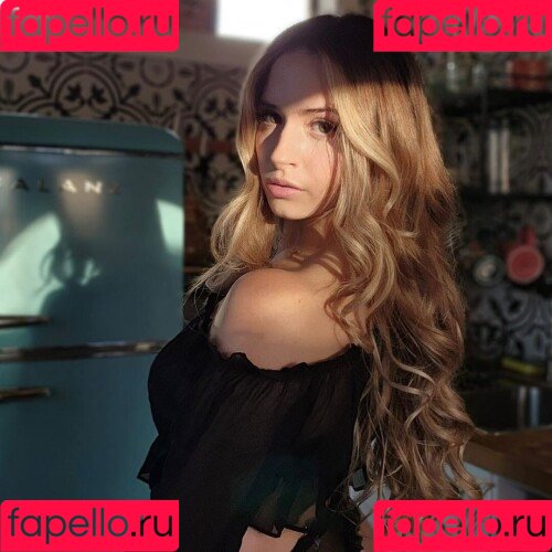 GillianAprils Onlyfans Photo Gallery 