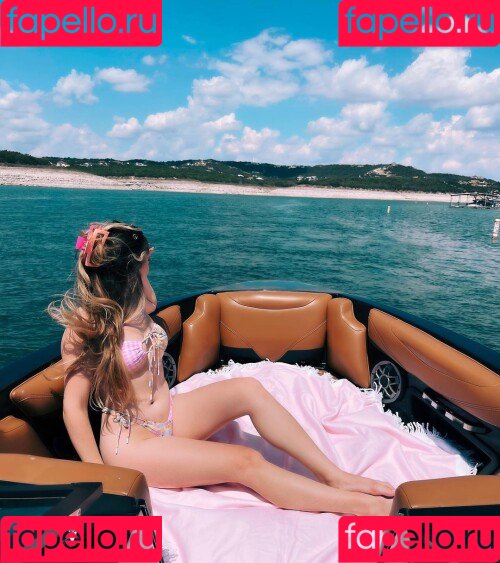 GillianAprils Onlyfans Photo Gallery 