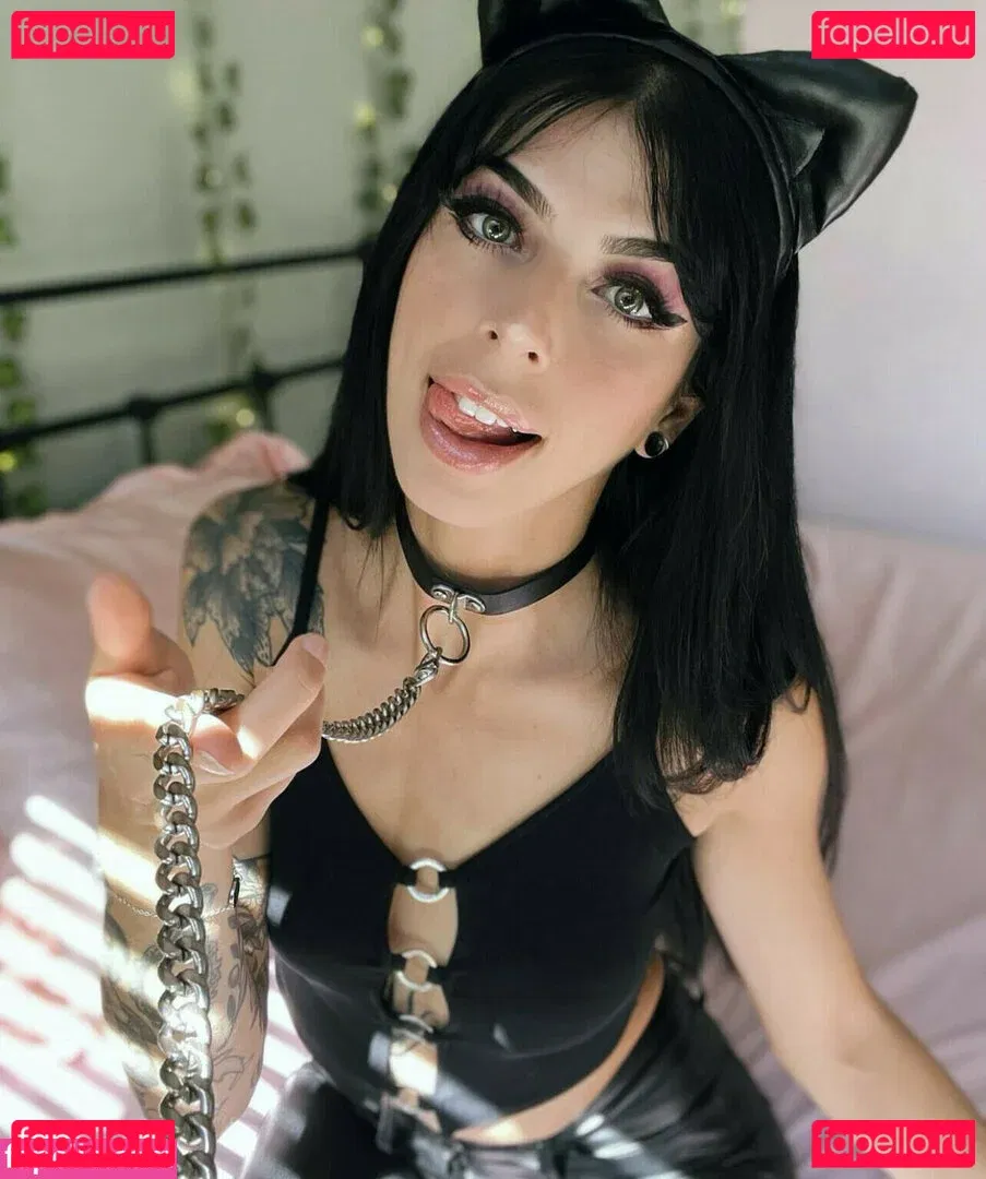 FeyaFern Onlyfans Photo Gallery 