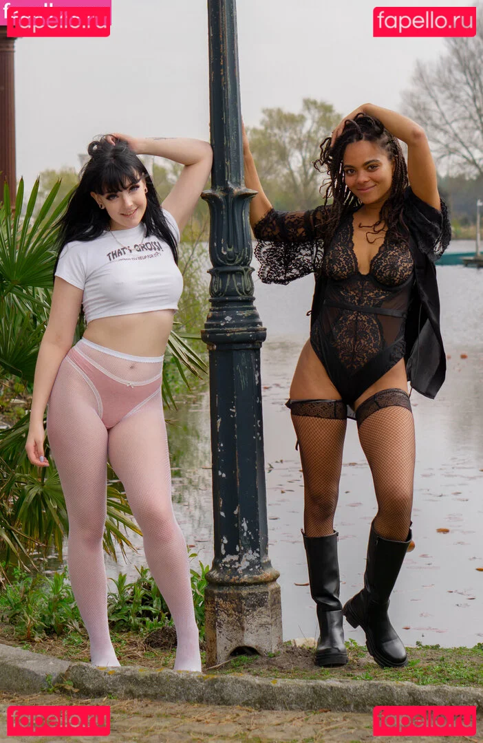 FeyaFern Onlyfans Photo Gallery 