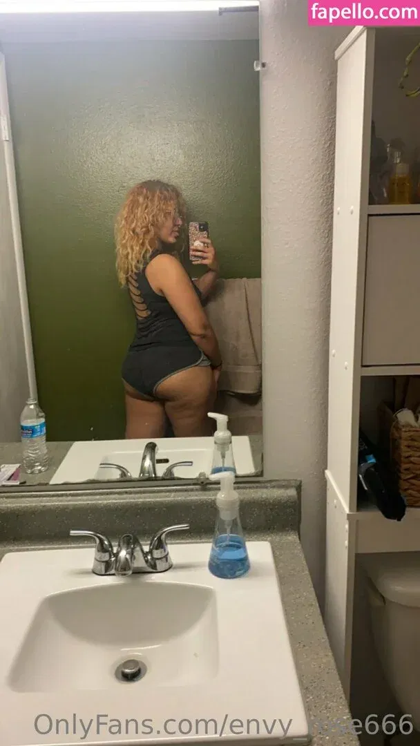 envy_rose666 Onlyfans Photo Gallery 