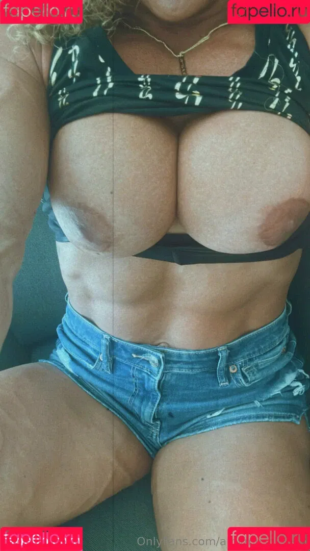 Amymuscle Onlyfans Photo Gallery 