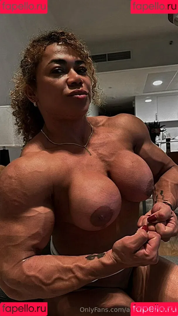 Amymuscle Onlyfans Photo Gallery 