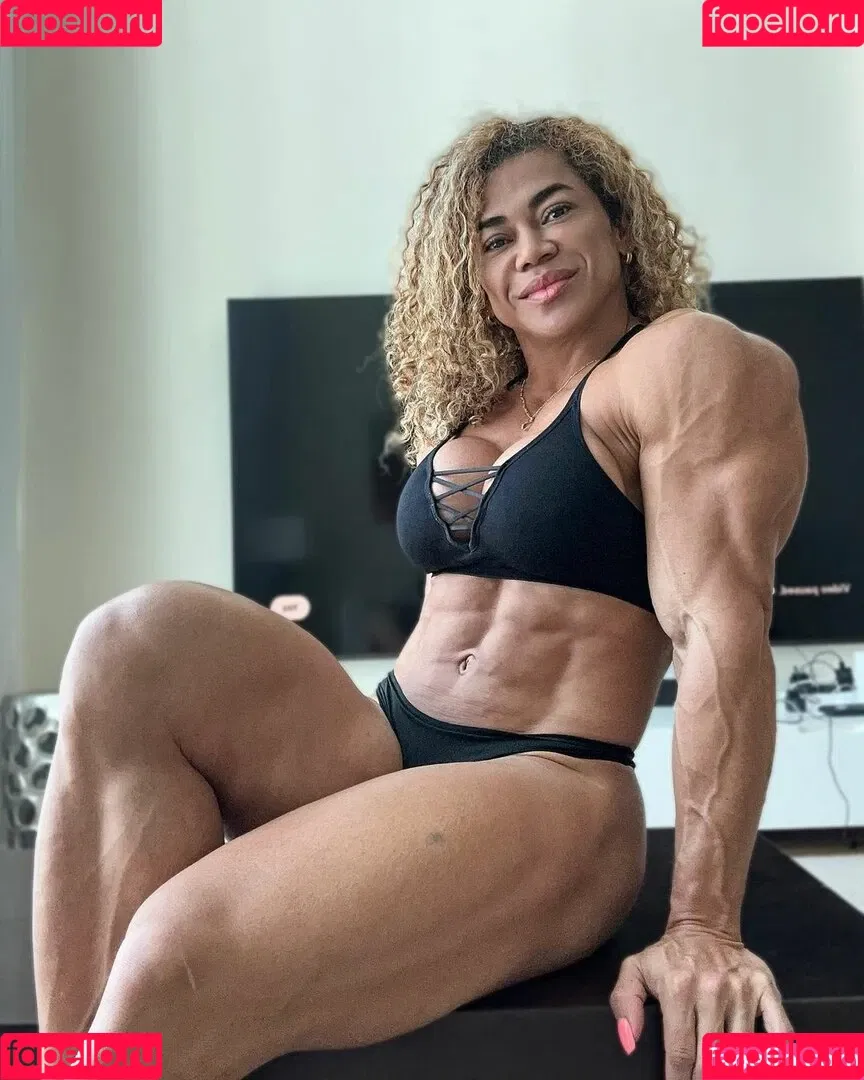 Amymuscle Onlyfans Photo Gallery 