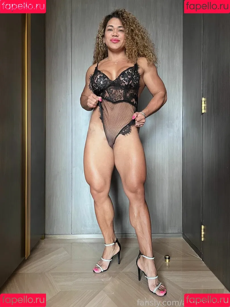 Amymuscle Onlyfans Photo Gallery 