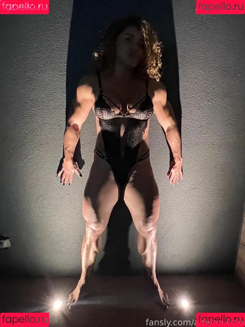 Amymuscle Onlyfans Photo Gallery 