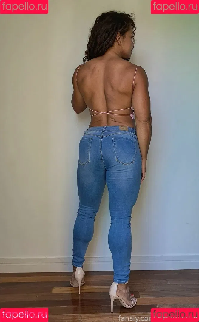 Amymuscle Onlyfans Photo Gallery 
