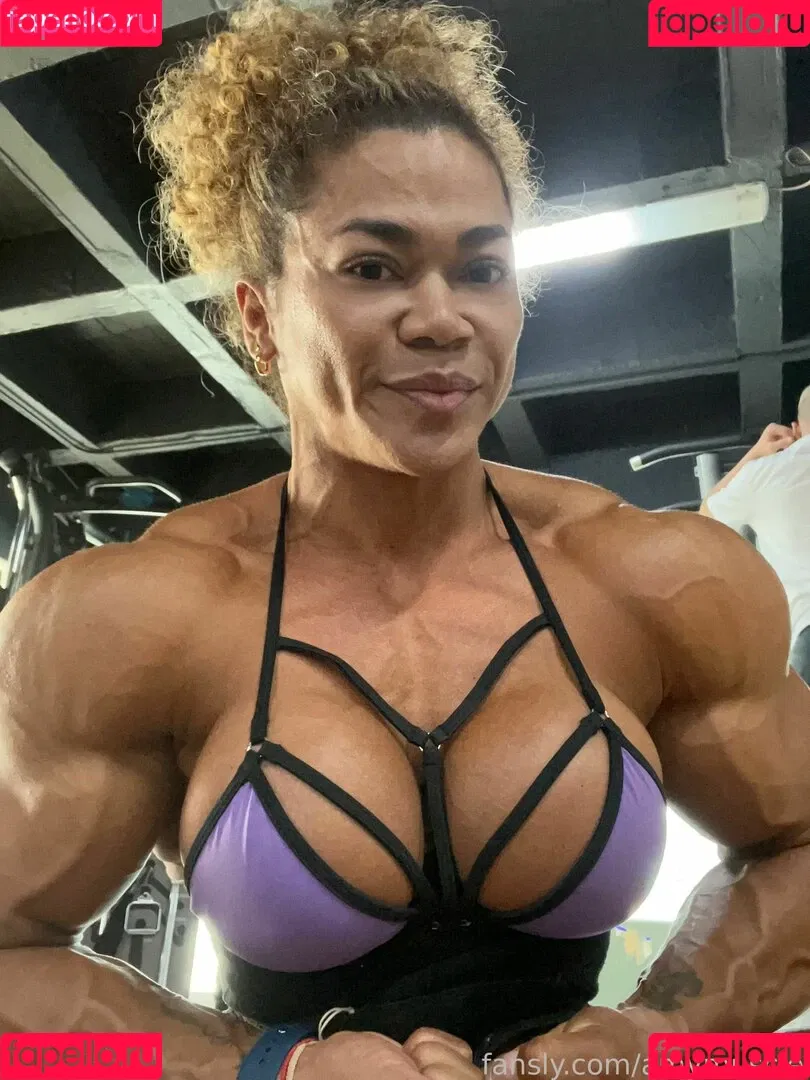 Amymuscle Onlyfans Photo Gallery 