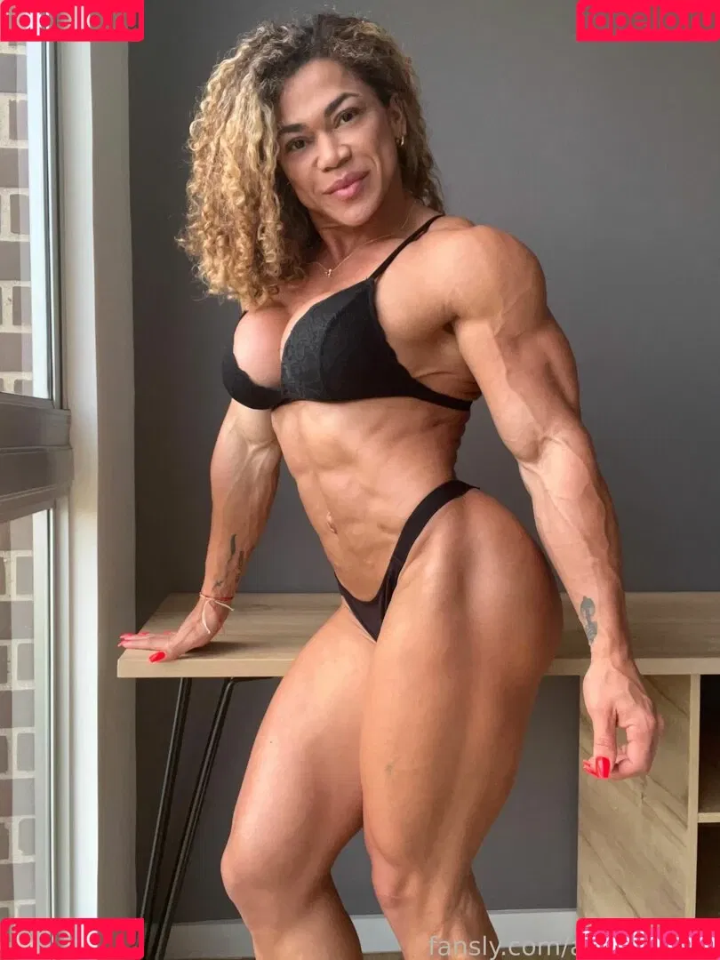 Amymuscle Onlyfans Photo Gallery 