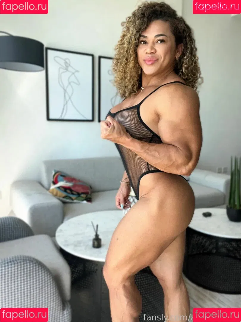 Amymuscle Onlyfans Photo Gallery 