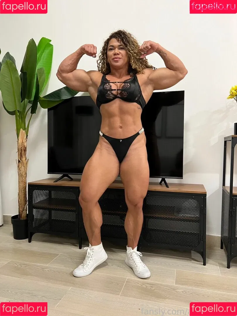 Amymuscle Onlyfans Photo Gallery 