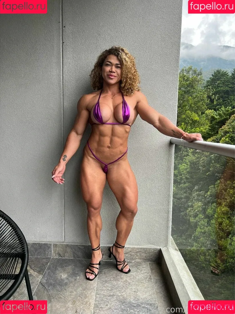 Amymuscle Onlyfans Photo Gallery 