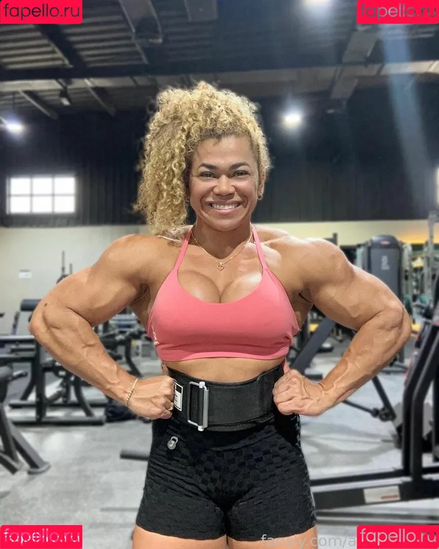 Amymuscle Onlyfans Photo Gallery 