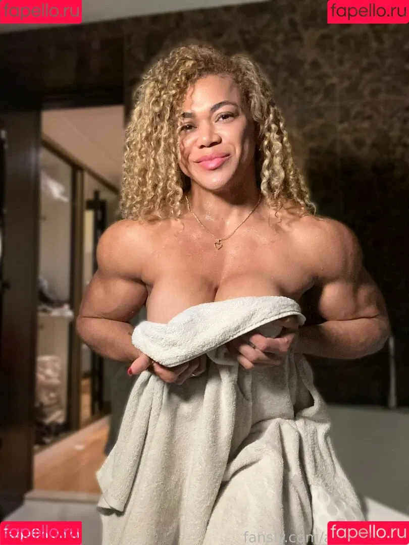 Amymuscle Onlyfans Photo Gallery 