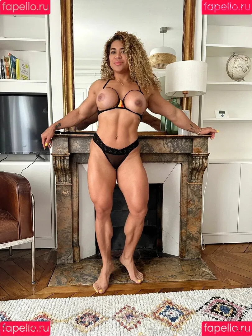 Amymuscle Onlyfans Photo Gallery 