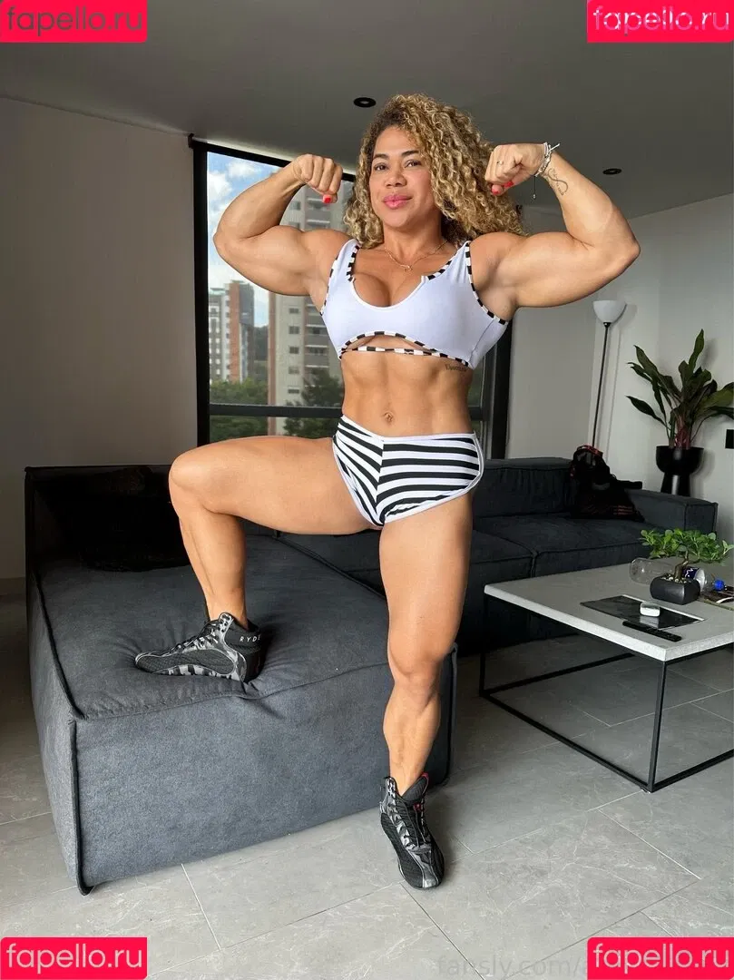 Amymuscle Onlyfans Photo Gallery 