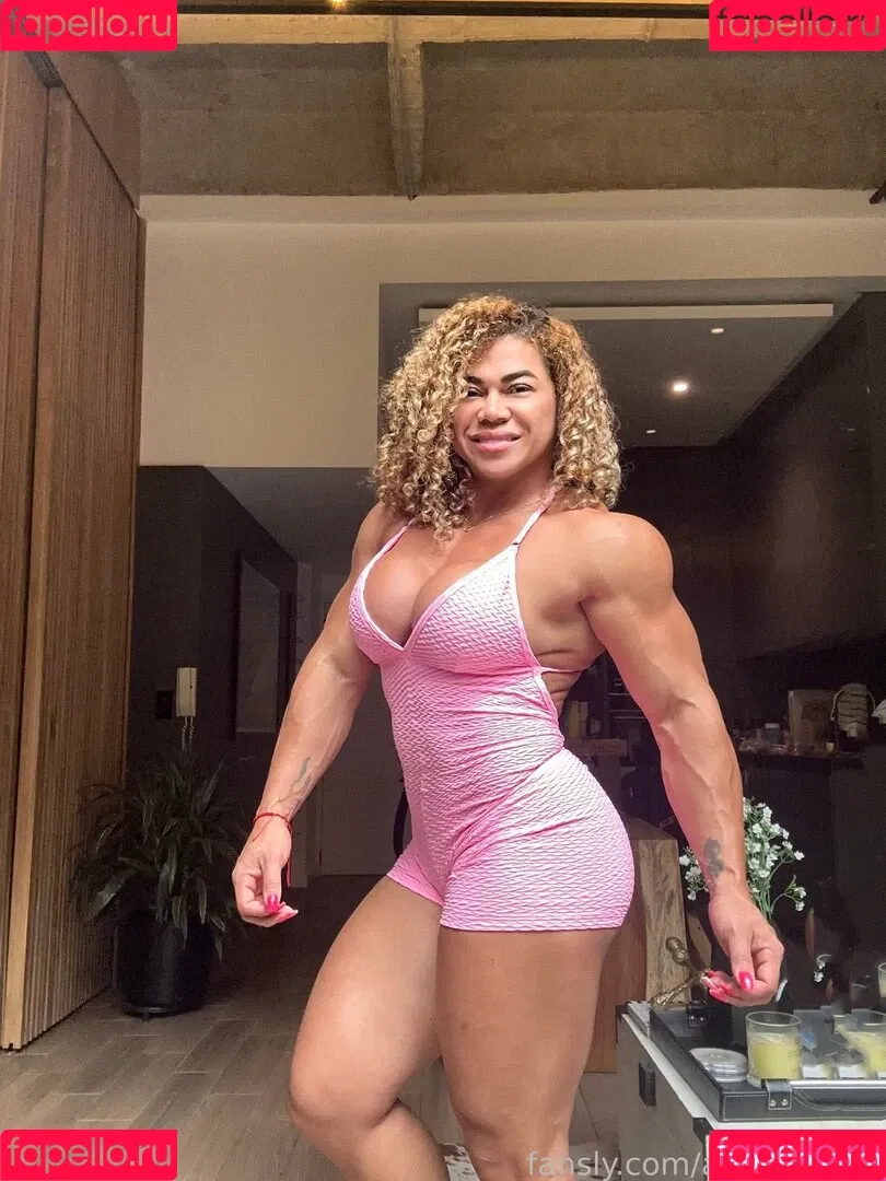 Amymuscle Onlyfans Photo Gallery 
