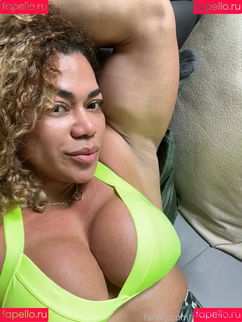 Amymuscle Onlyfans Photo Gallery 