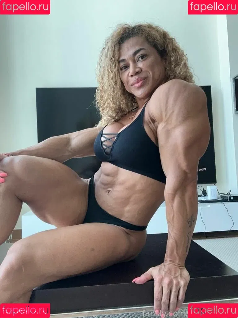 Amymuscle Onlyfans Photo Gallery 