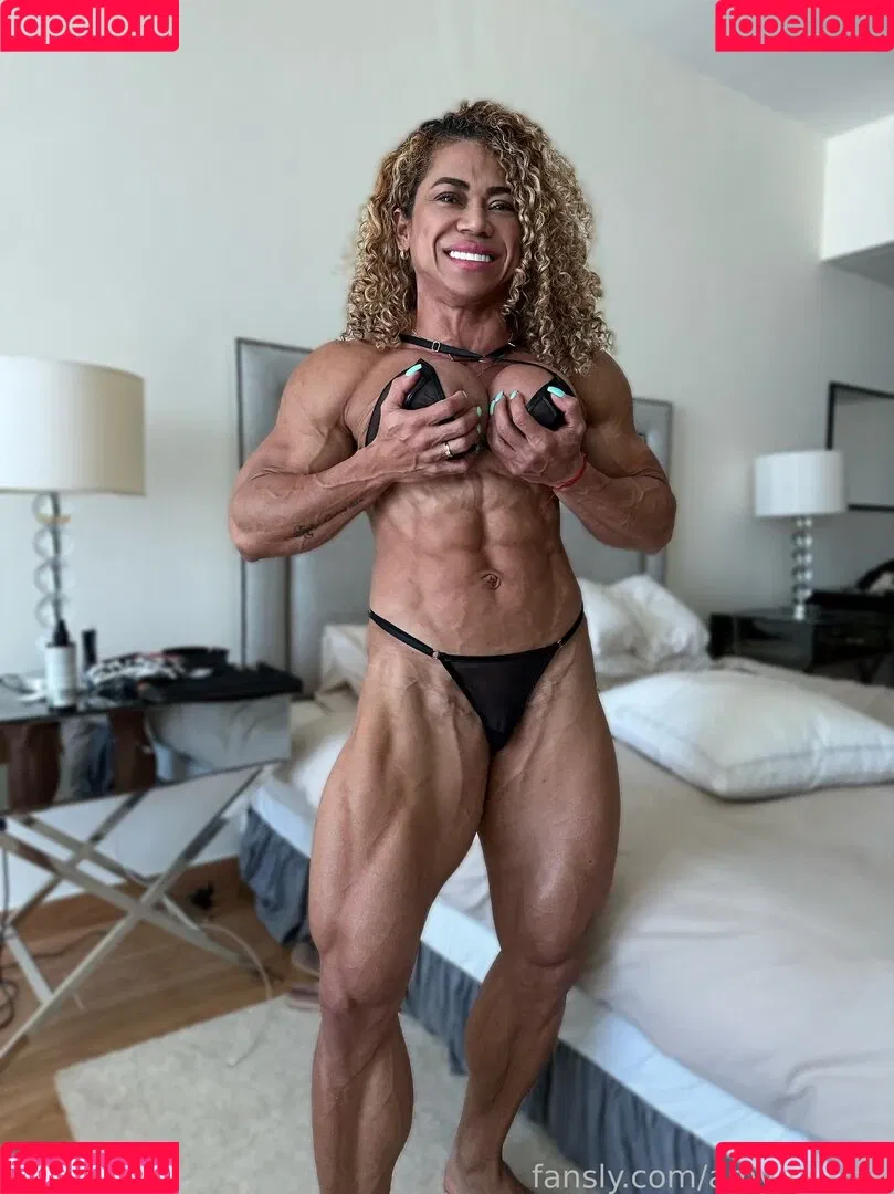 Amymuscle Onlyfans Photo Gallery 