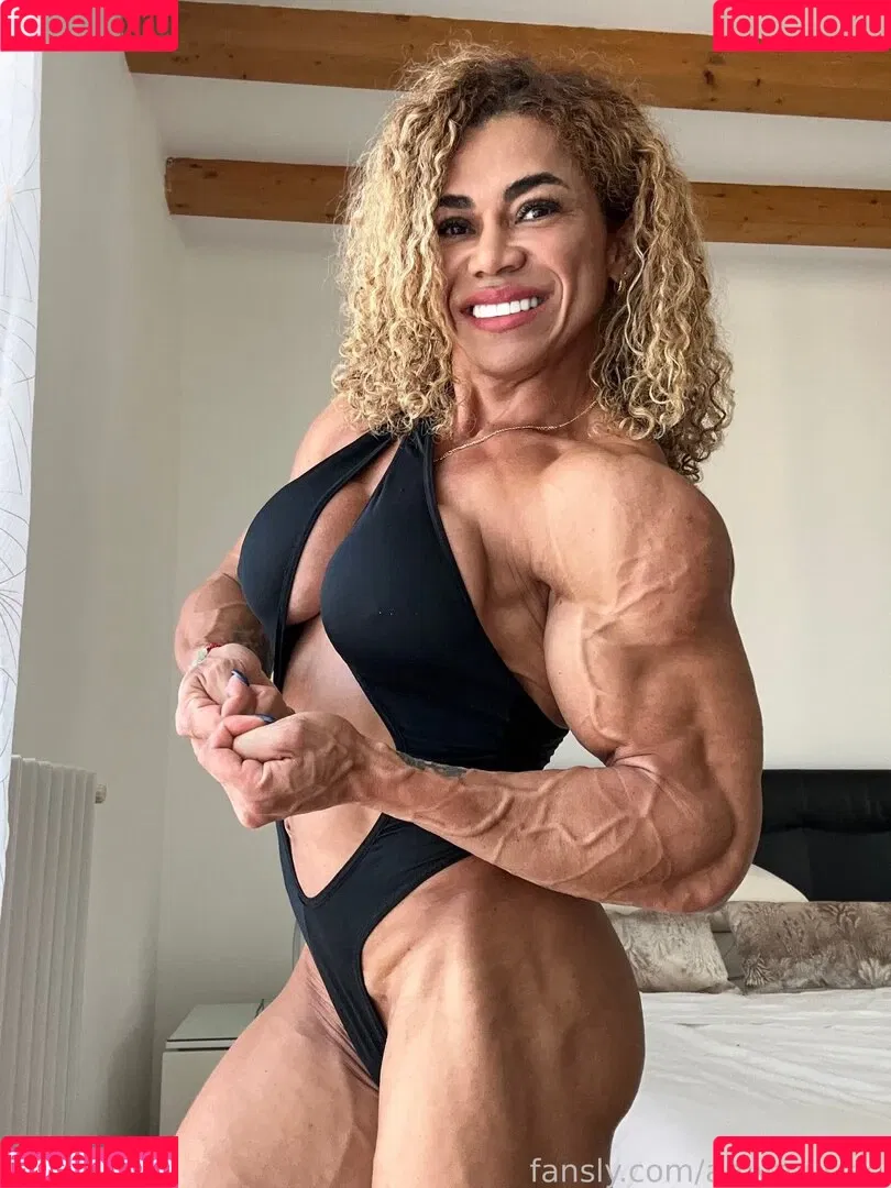 Amymuscle Onlyfans Photo Gallery 