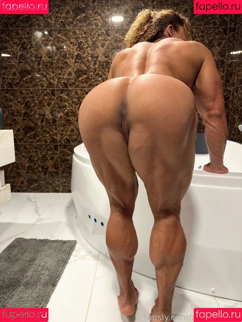 Amymuscle Onlyfans Photo Gallery 