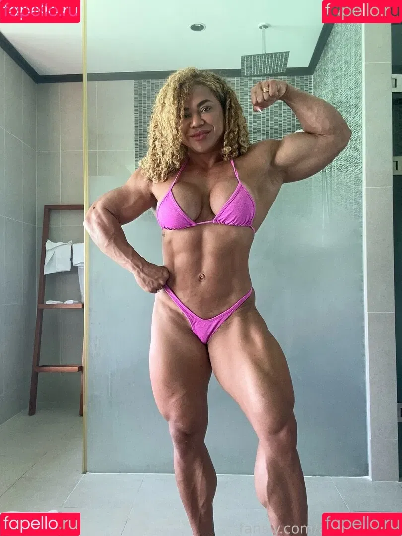 Amymuscle Onlyfans Photo Gallery 