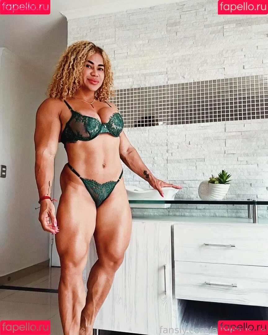 Amymuscle Onlyfans Photo Gallery 