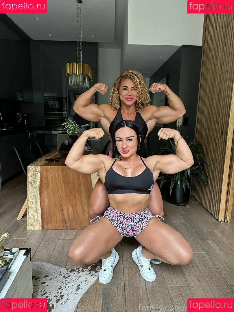 Amymuscle Onlyfans Photo Gallery 