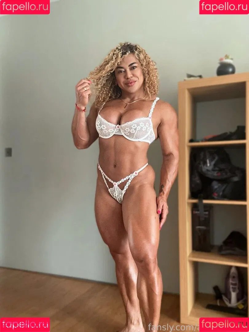 Amymuscle Onlyfans Photo Gallery 