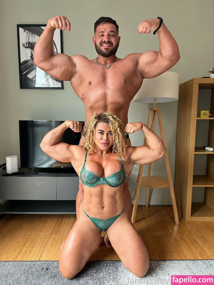 Amymuscle Onlyfans Photo Gallery 