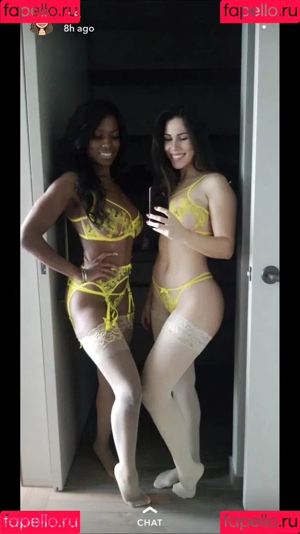Bella Brookz Onlyfans Photo Gallery 