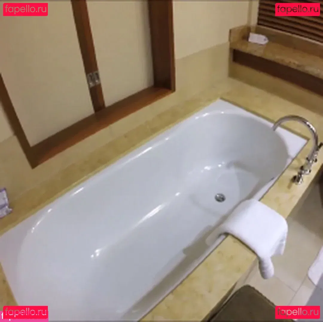 Bella Brookz Onlyfans Photo Gallery 