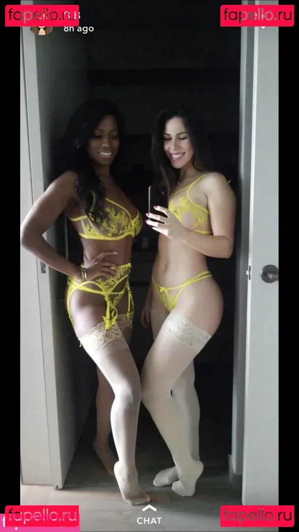 Bella Brookz Onlyfans Photo Gallery 