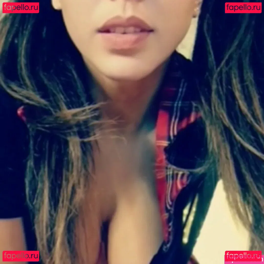 Bella Brookz Onlyfans Photo Gallery 