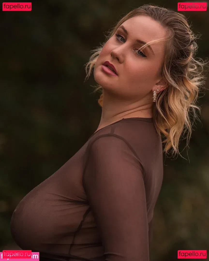 Celina Grimm Onlyfans Photo Gallery 