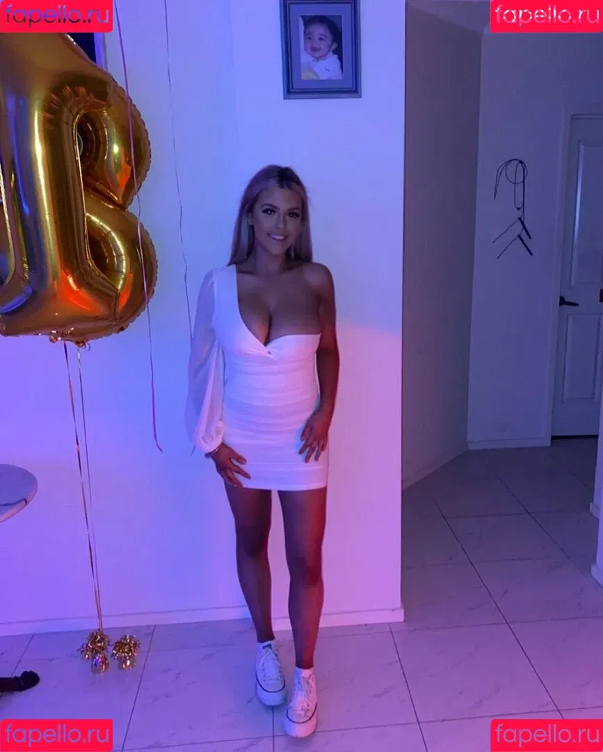 Chantelle A Onlyfans Photo Gallery 