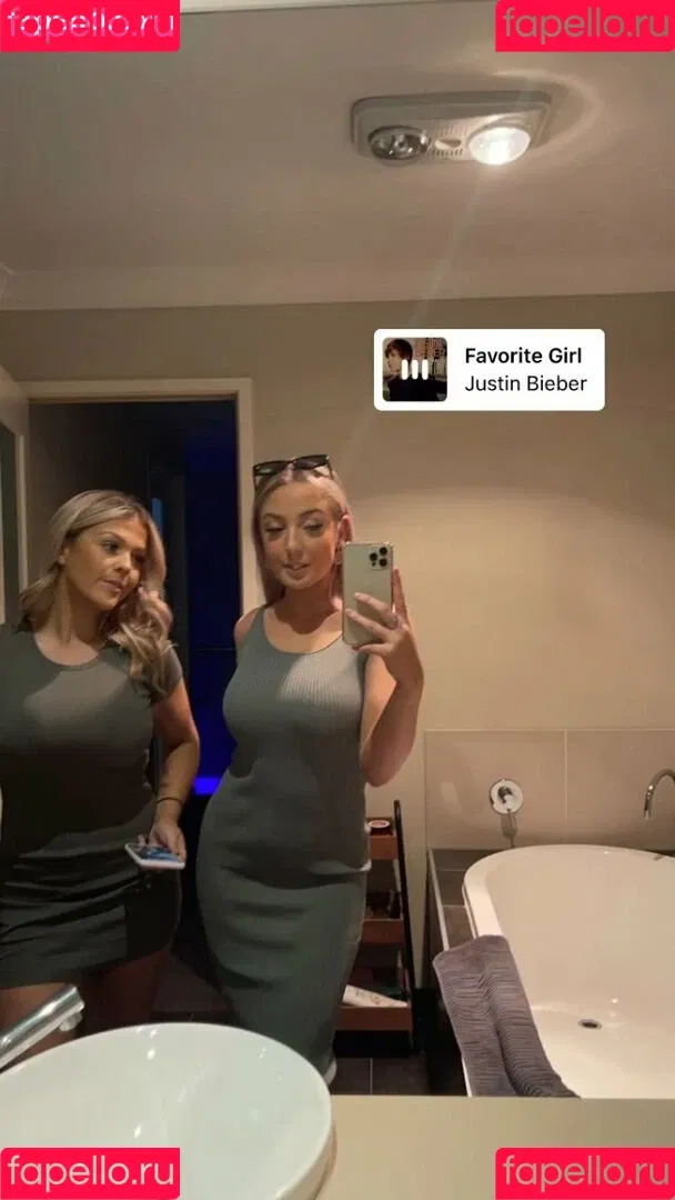 Chantelle A Onlyfans Photo Gallery 
