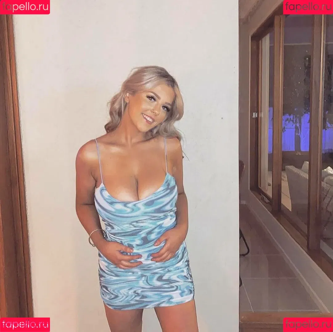 Chantelle A Onlyfans Photo Gallery 