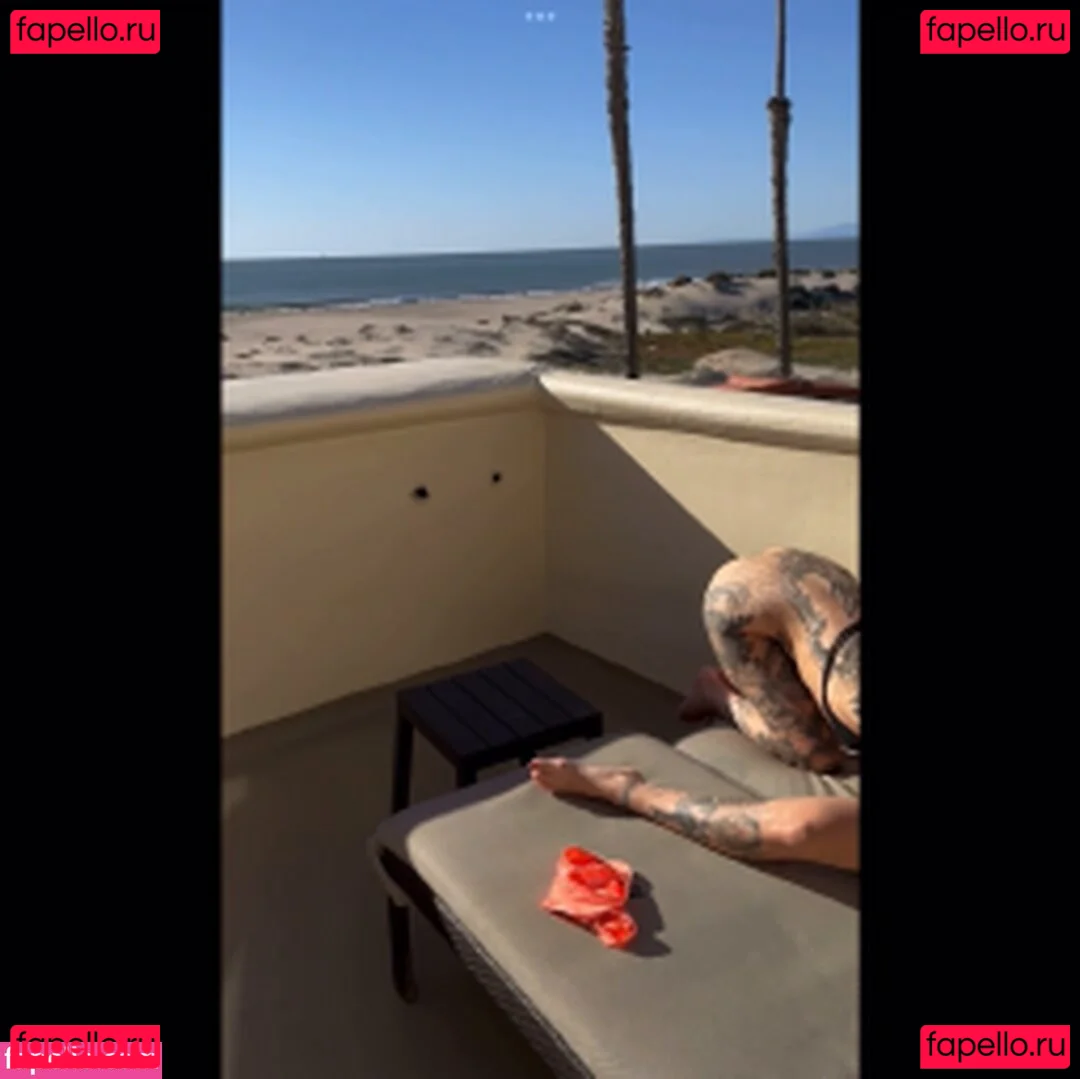 Nichole Saphir Onlyfans Photo Gallery 