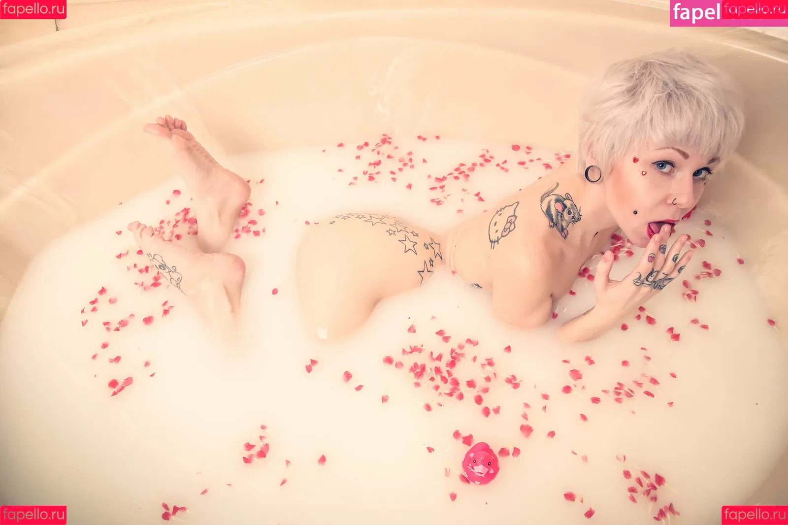 Riini Onlyfans Photo Gallery 