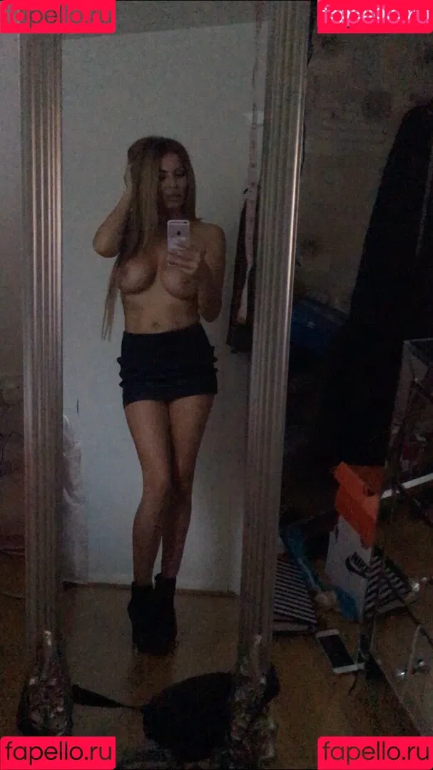 Tia Layne Onlyfans Photo Gallery 