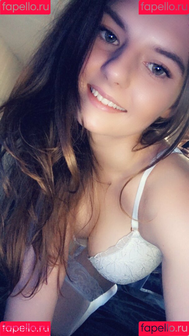 XAmy2019x Onlyfans Photo Gallery 