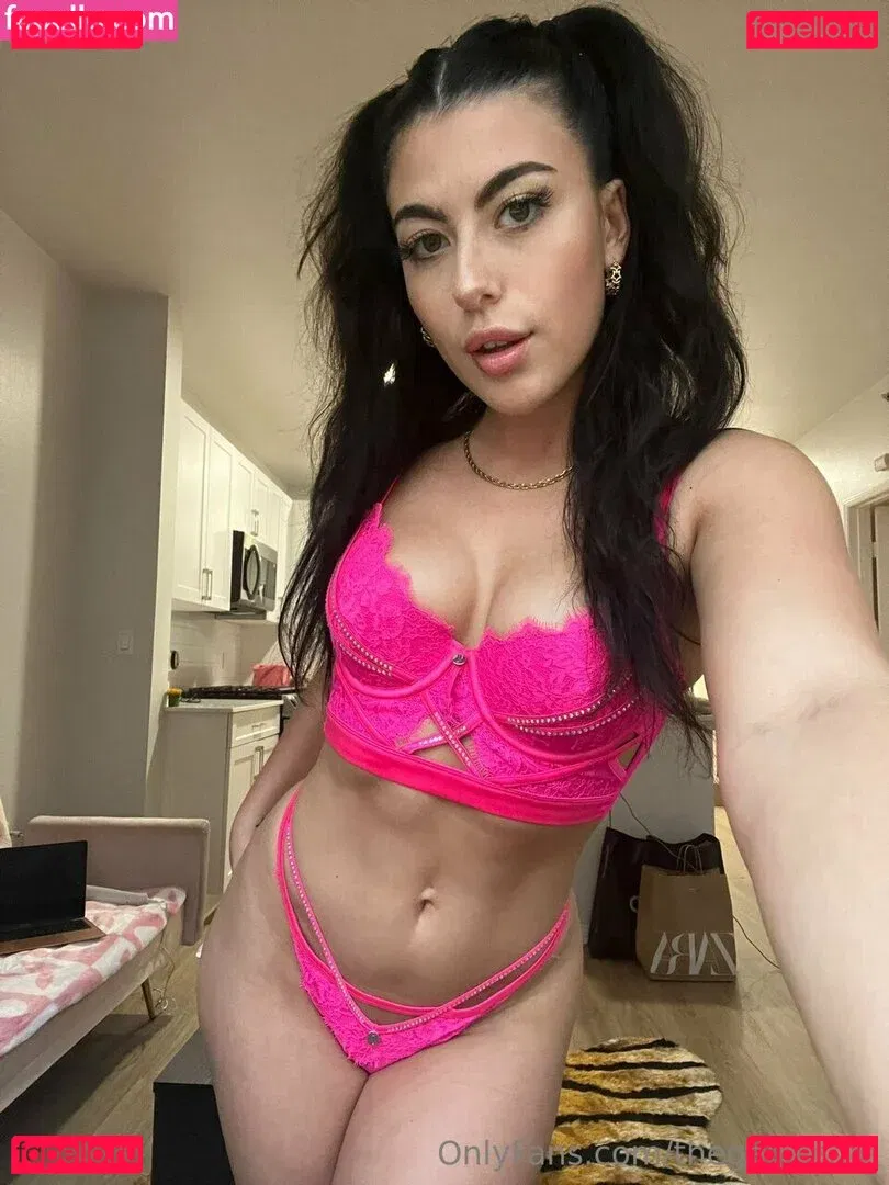 Gal Ritchie Onlyfans Photo Gallery 
