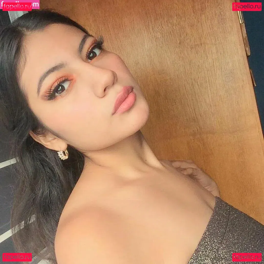 Paola Bustamante Onlyfans Photo Gallery 