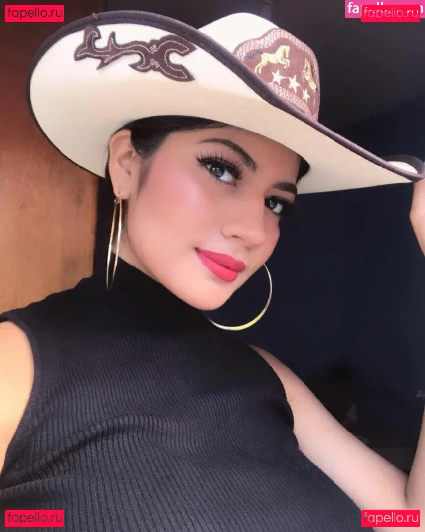 Paola Bustamante Onlyfans Photo Gallery 