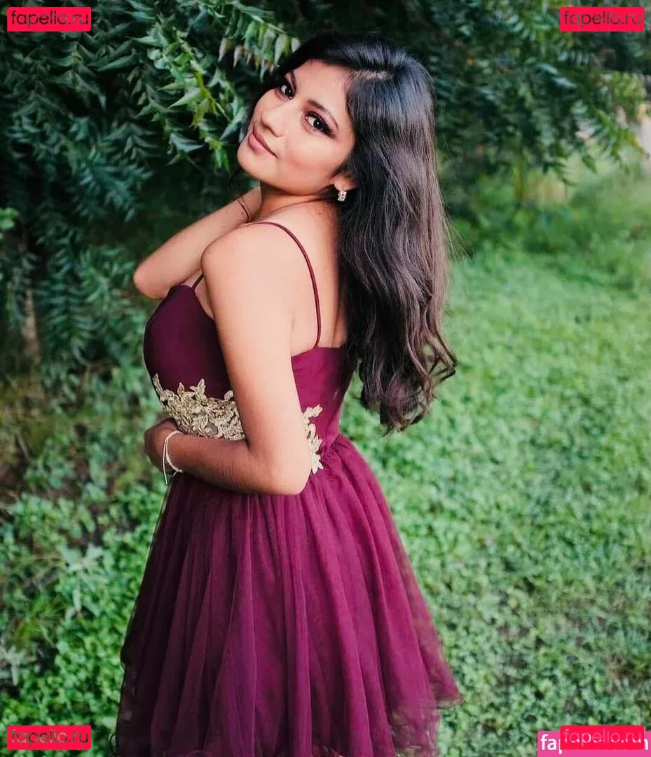 Paola Bustamante Onlyfans Photo Gallery 