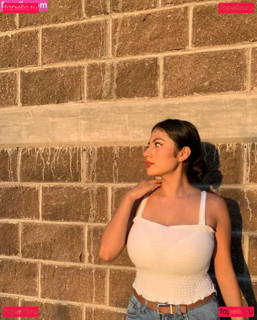 Paola Bustamante Onlyfans Photo Gallery 